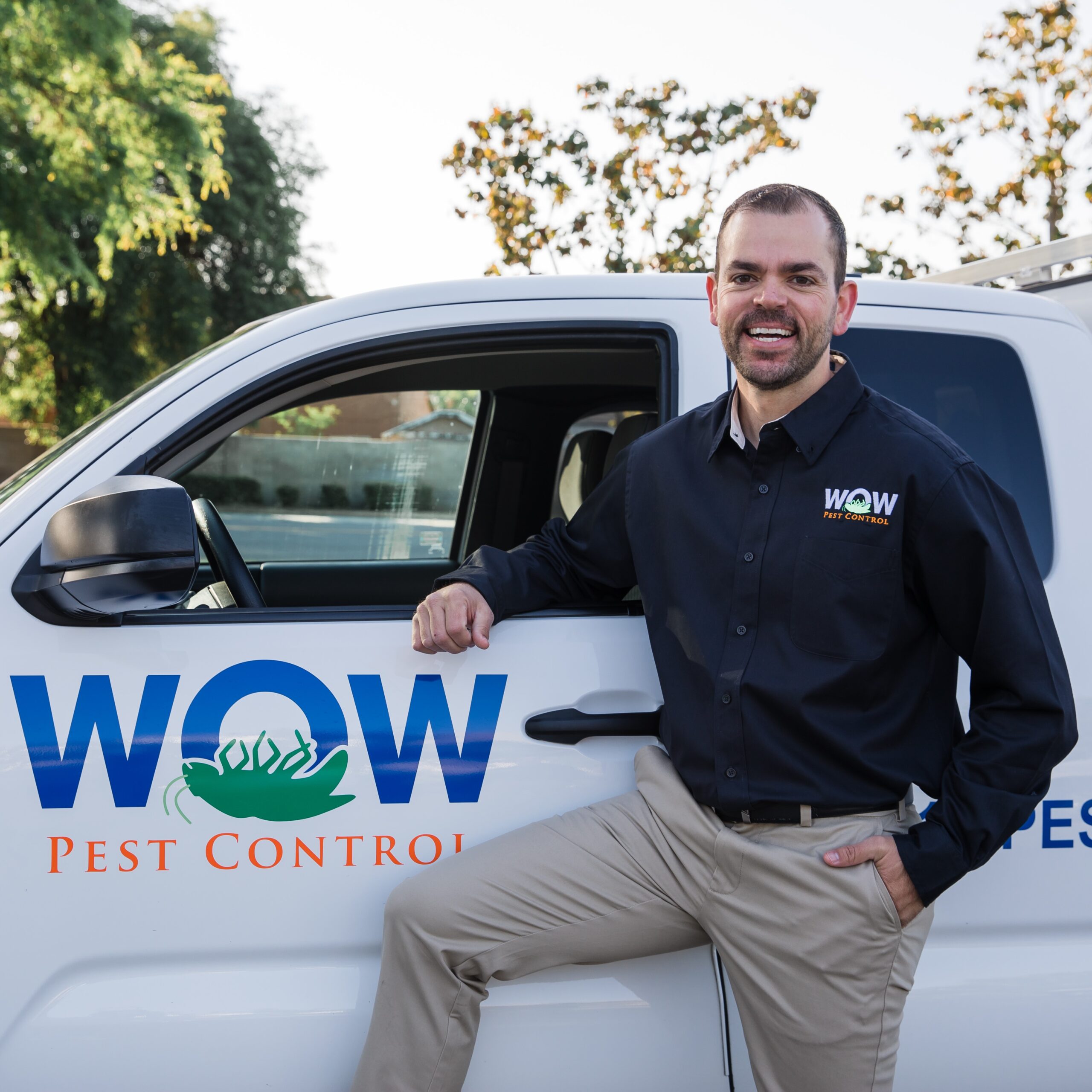 Wow Pest Control Logo